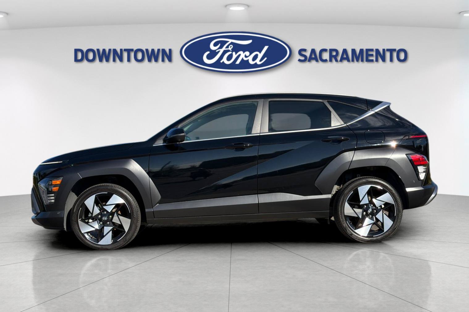 Used 2024 Hyundai Kona Limited AWD/4WD image 3