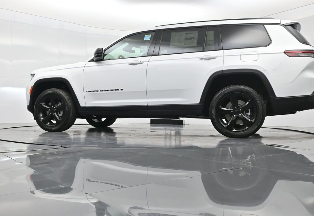 New 2025 Jeep Grand Cherokee L Altitude image 45