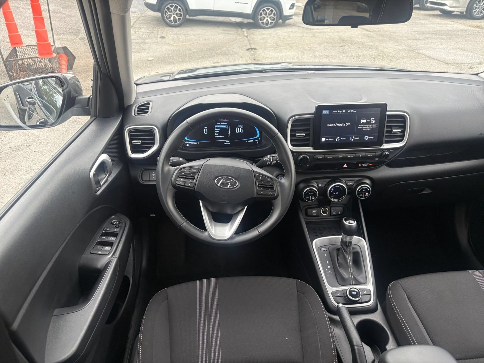 Used 2026 Hyundai Venue SEL FWD image 28
