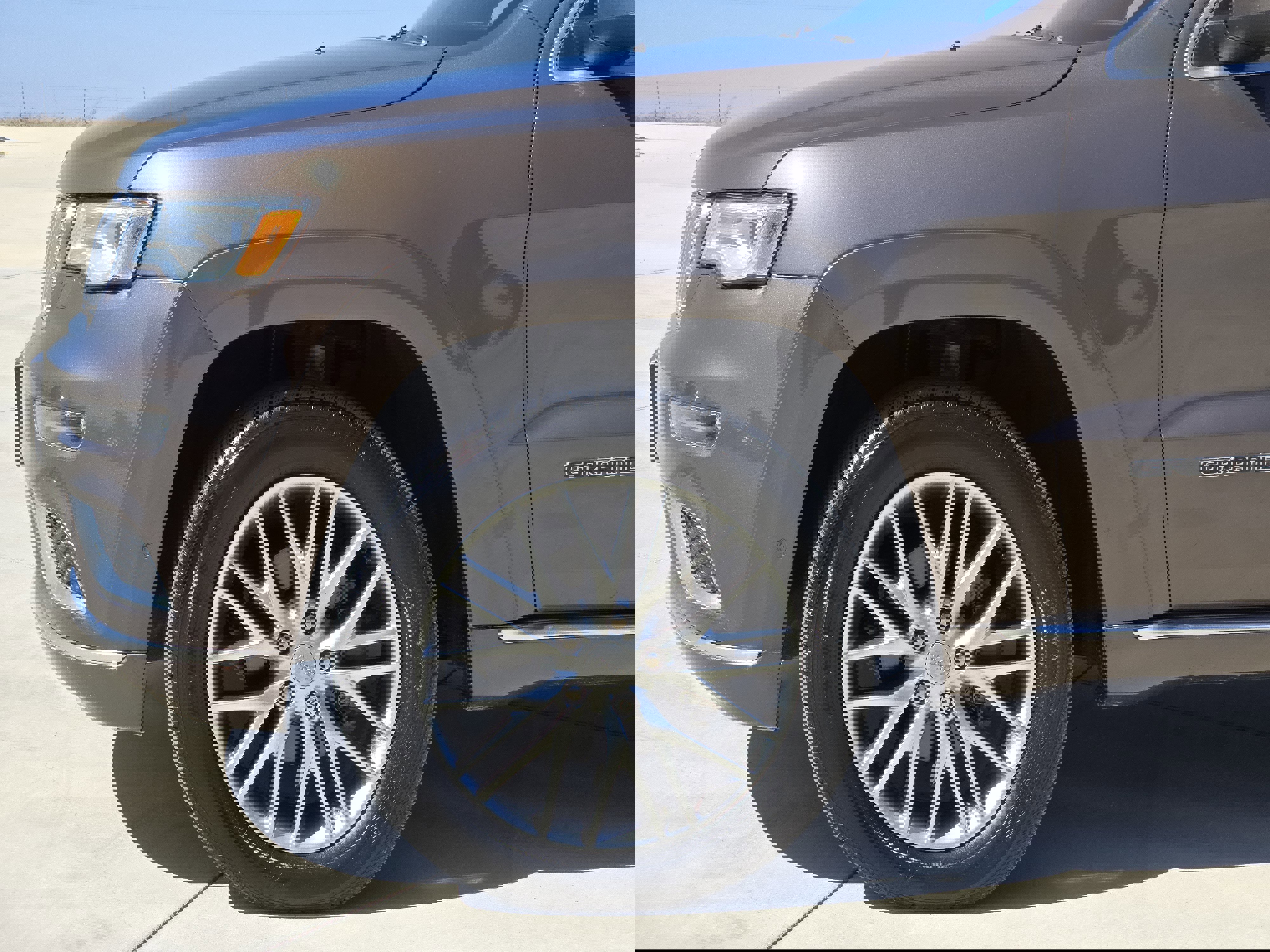 Used 2018 Jeep Grand Cherokee Summit w/ Platinum Series Group image 9