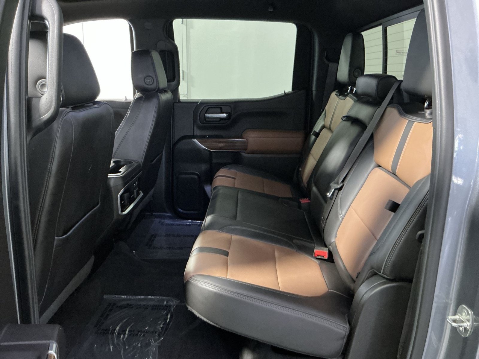 Used 2020 Chevrolet Silverado 1500 High Country w/ Technology Package AWD/4WD image 24
