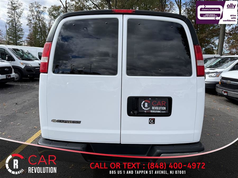 Used 2017 Chevrolet Express 3500 LT w/ LT Preferred Equipment Group RWD image 5