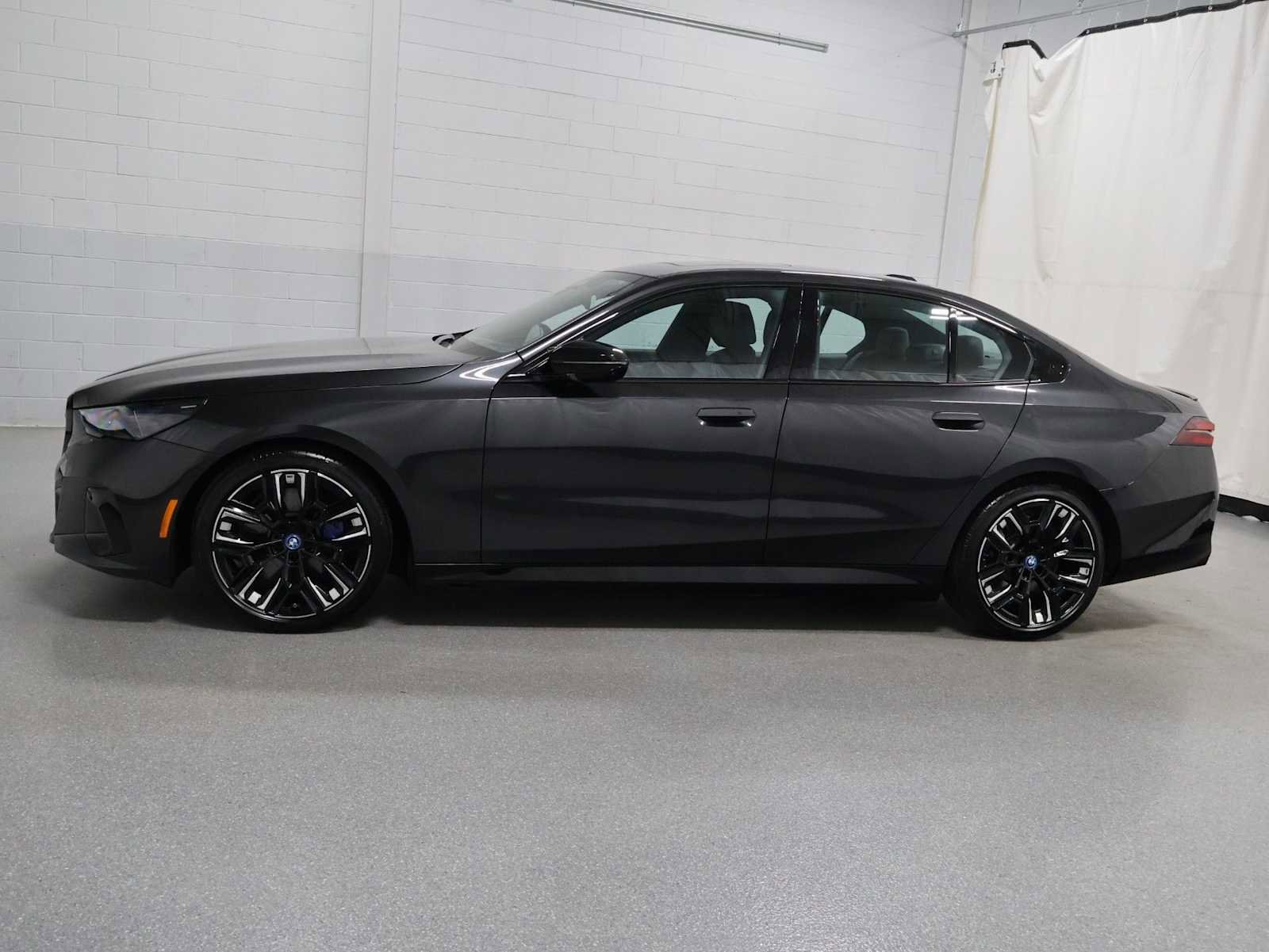 Used 2025 BMW i5 M60 w/ Premium Package AWD/4WD image 2