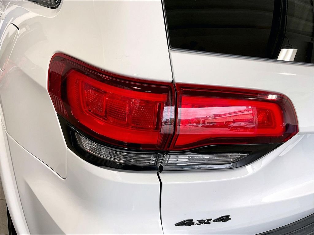 Used 2018 Jeep Grand Cherokee Altitude AWD/4WD image 33