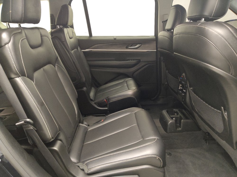 Used 2023 Jeep Grand Cherokee L Limited w/ Luxury Tech Group II AWD/4WD image 19