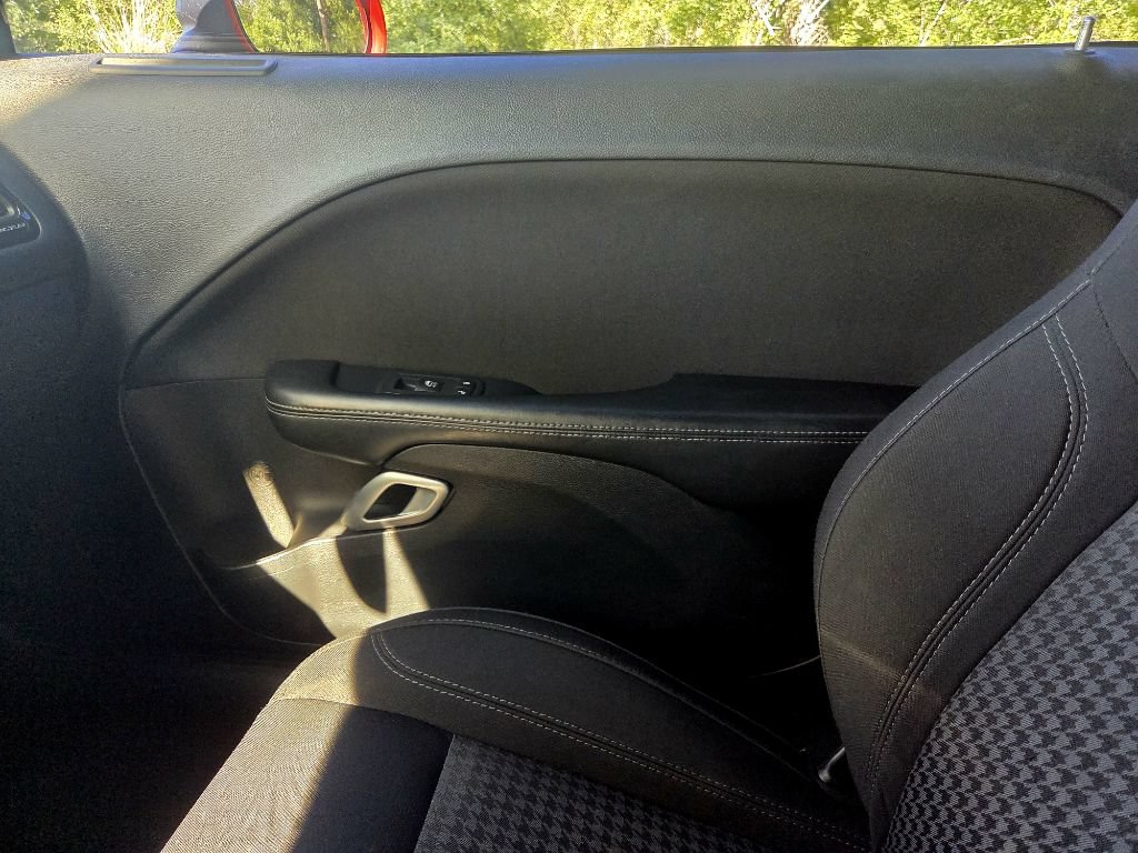 Used 2016 Dodge Challenger R/T RWD image 14