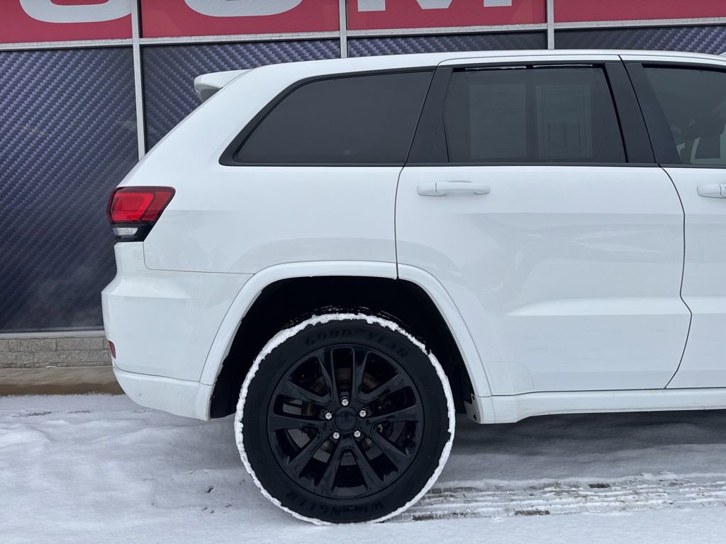 Used 2018 Jeep Grand Cherokee Altitude image 5