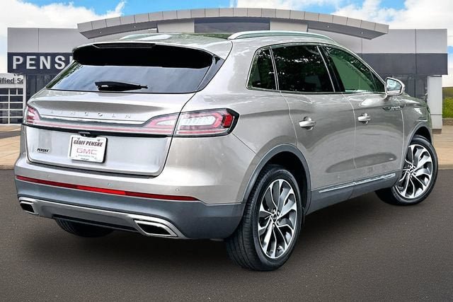 Used 2021 Lincoln Nautilus Reserve AWD/4WD image 2