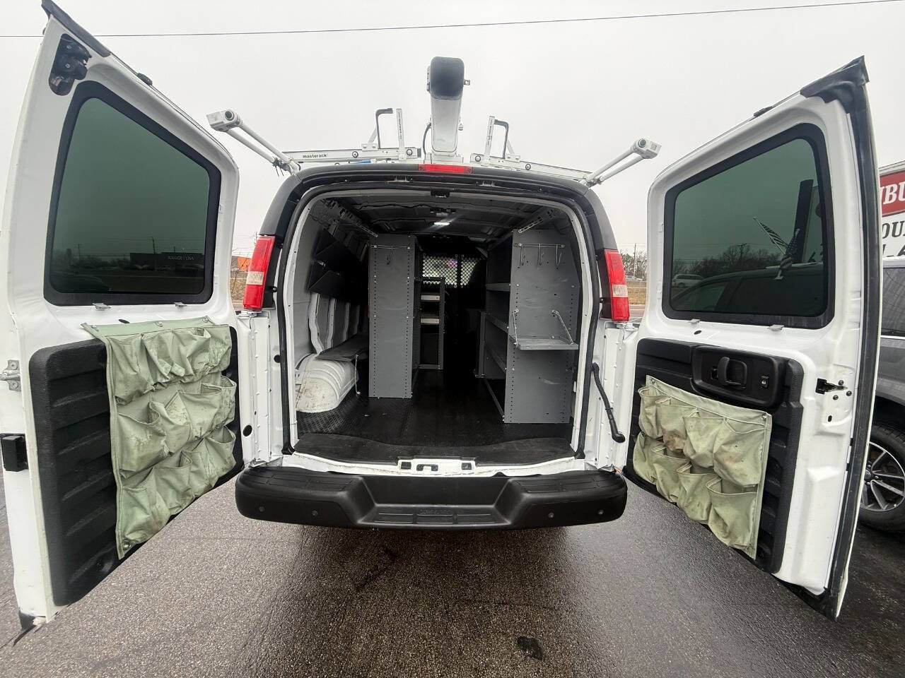 Used 2015 Chevrolet Express 2500 image 18