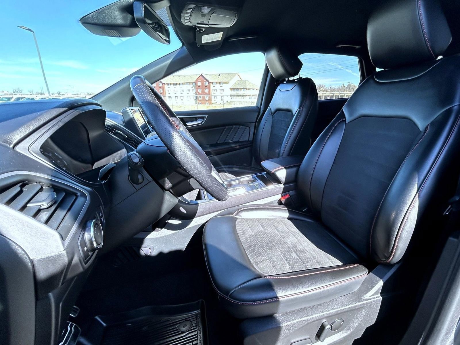 Used 2023 Ford Edge ST-Line image 10