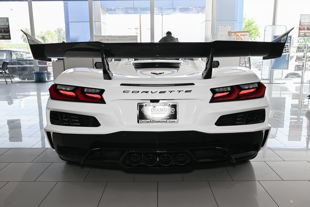 New 2026 Chevrolet Corvette ZR1 w/ ZR1 Carbon Fiber Aero Package RWD image 3