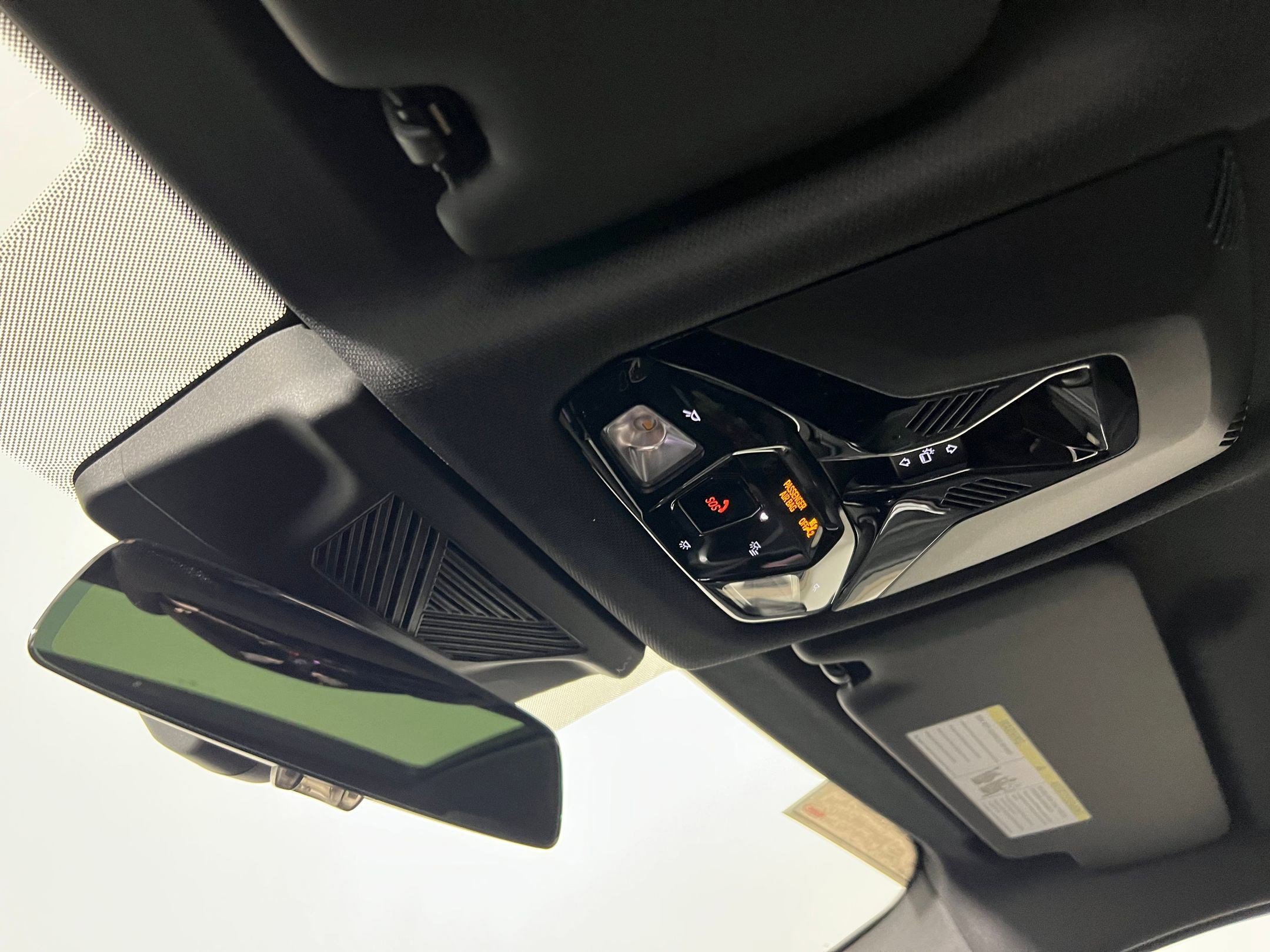 Used 2025 BMW X2 xDrive28i w/ Convenience Package image 19