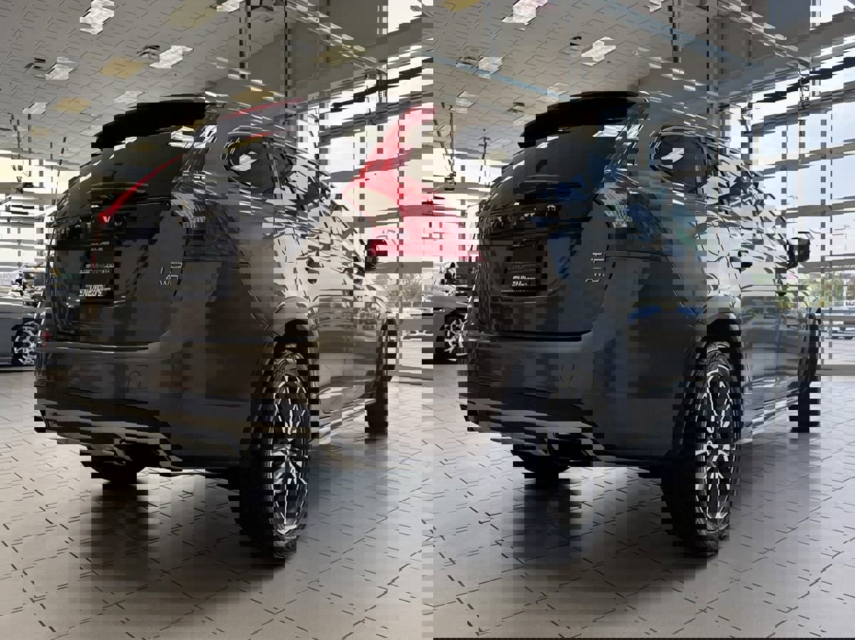 Used 2018 Volvo V60 T5 Cross Country w/ Convenience Package image 12