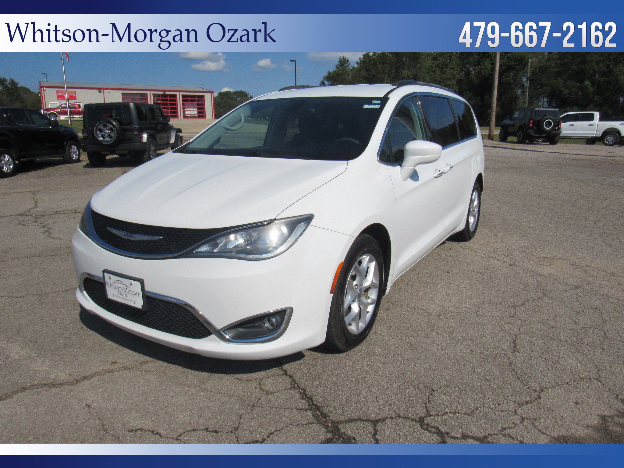 Used 2018 Chrysler Pacifica Touring Plus w/ Tire & Wheel Group image 3