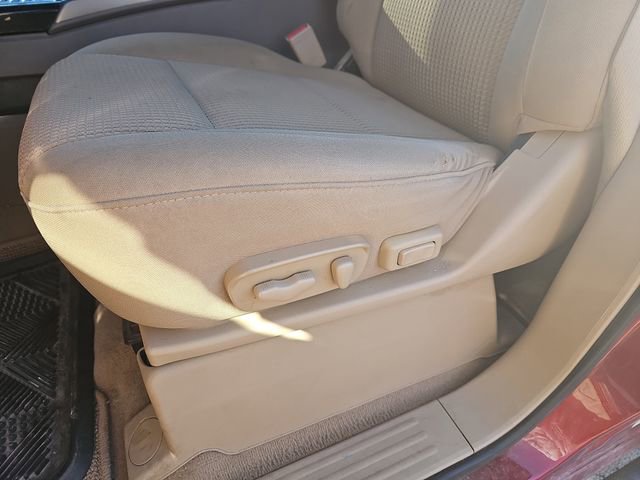 Used 2015 Nissan Titan SV w/ SV Value Truck Package image 12