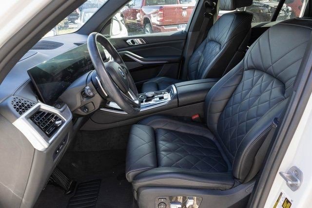 Used 2024 BMW X5 xDrive50e image 11