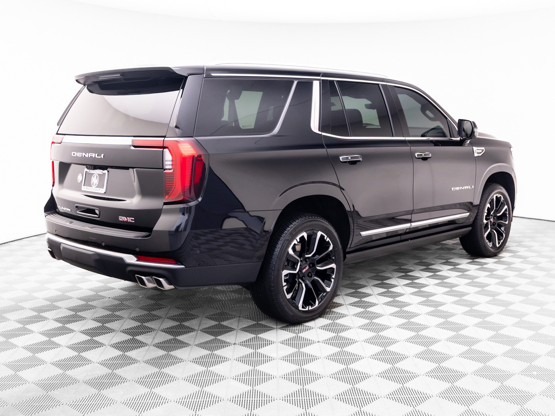 Used 2025 GMC Yukon Denali w/ Denali Reserve Package AWD/4WD image 5