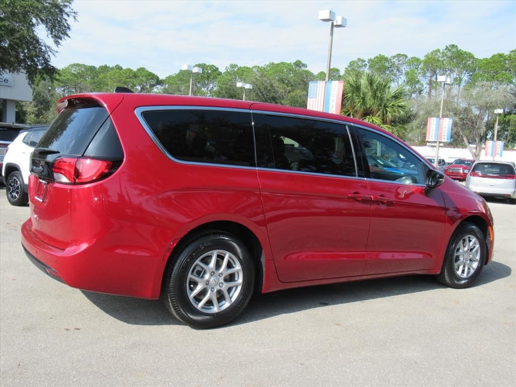New 2026 Chrysler Voyager LX FWD image 6