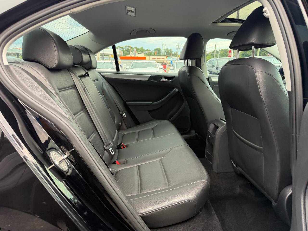 Used 2018 Volkswagen Jetta SE FWD image 25