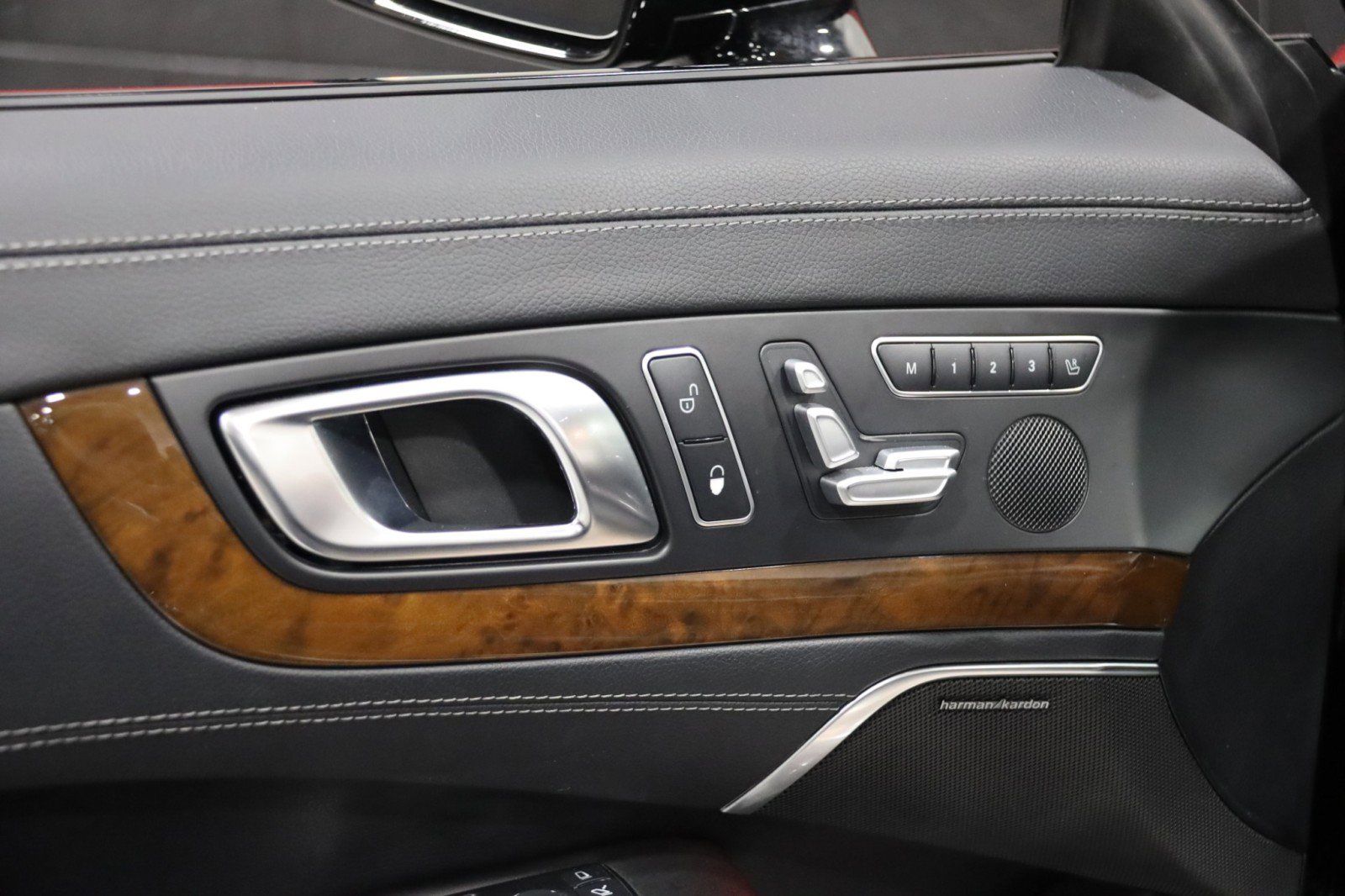 Used 2013 Mercedes-Benz SL 550 image 64