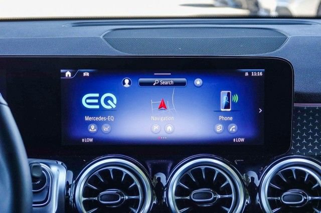 Used 2024 Mercedes-Benz EQB 300 4MATIC image 13