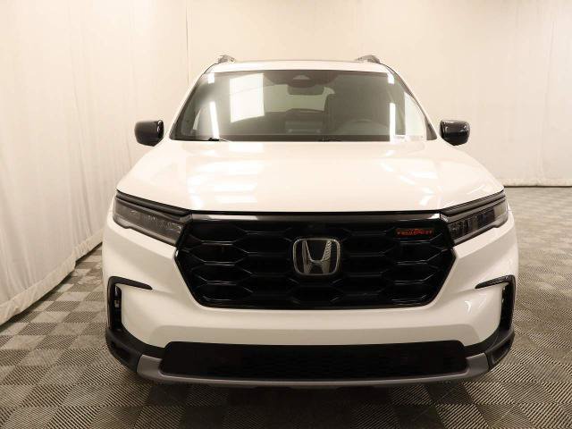 Used 2025 Honda Pilot TrailSport image 6