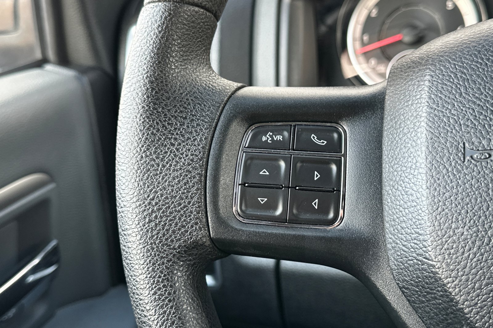 Used 2017 RAM 1500 Classic SLT image 33