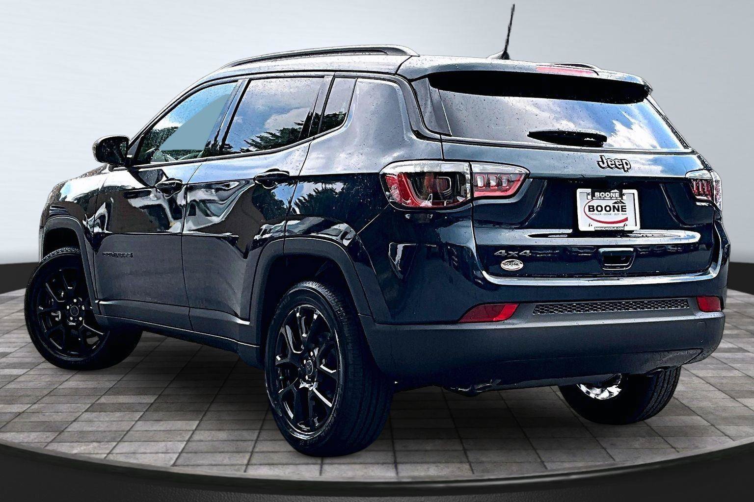 New 2026 Jeep Compass Latitude AWD/4WD image 4
