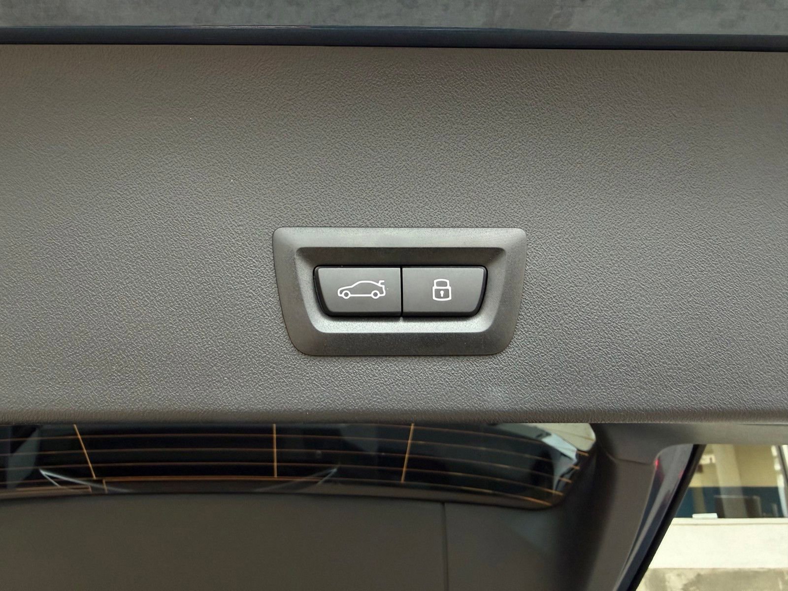 Used 2025 BMW X3 xDrive30i w/ Premium Package image 16