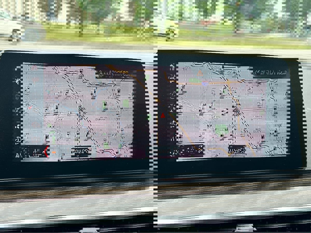 Used 2019 BMW 540i w/ Executive Package image 41