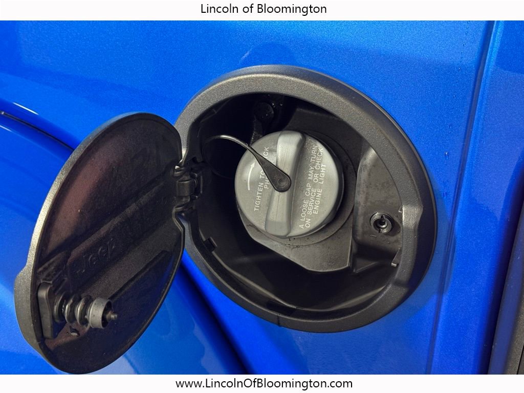 Used 2022 Jeep Wrangler Unlimited Sahara w/ Cold Weather Group image 20