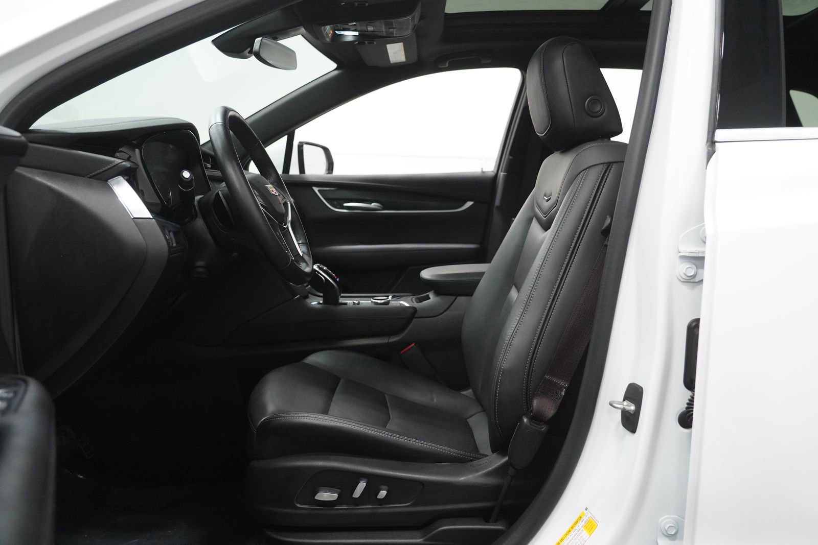 Used 2022 Cadillac XT5 Premium Luxury w/ LPO, Floor Liner Package image 2