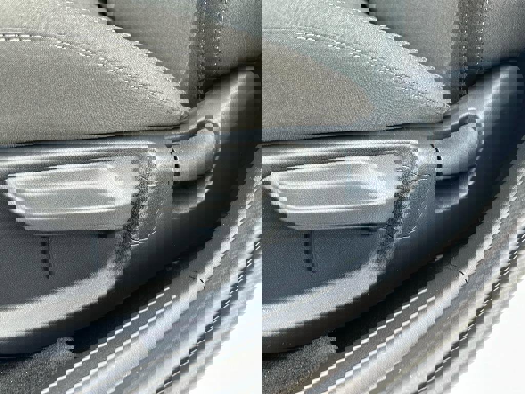 New 2025 Kia K4 LXS image 17