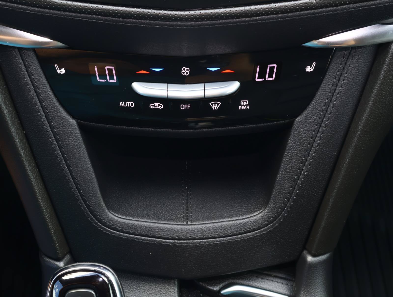 Used 2025 Cadillac XT5 Luxury w/ LPO, Floor Liner Package FWD image 28