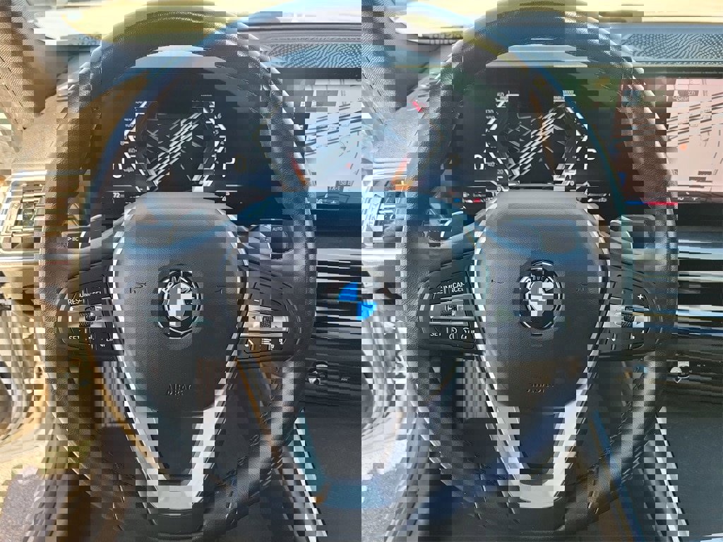 Used 2023 BMW 330i Sedan image 21