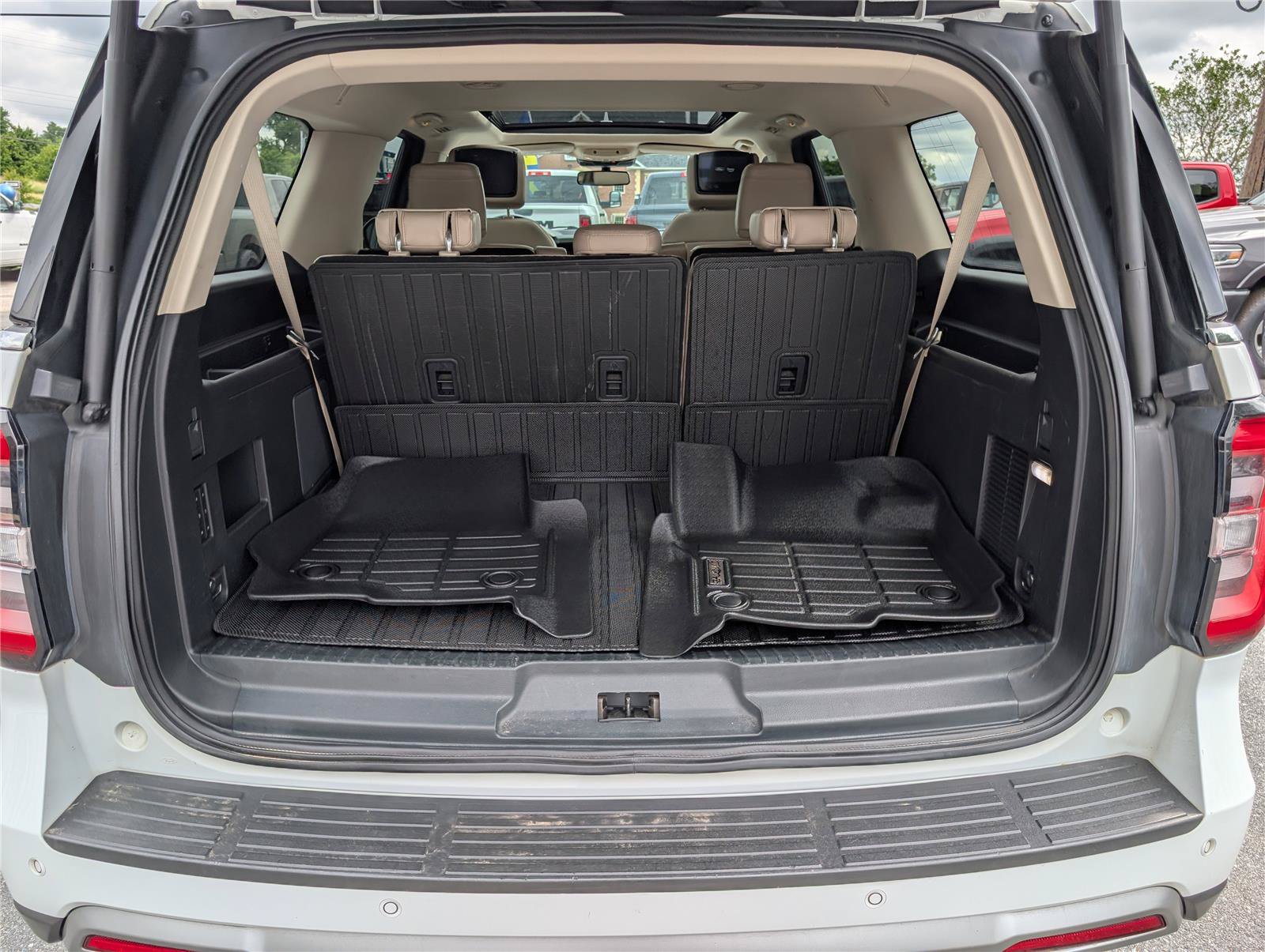 Used 2023 Ford Expedition Max Limited AWD/4WD image 14