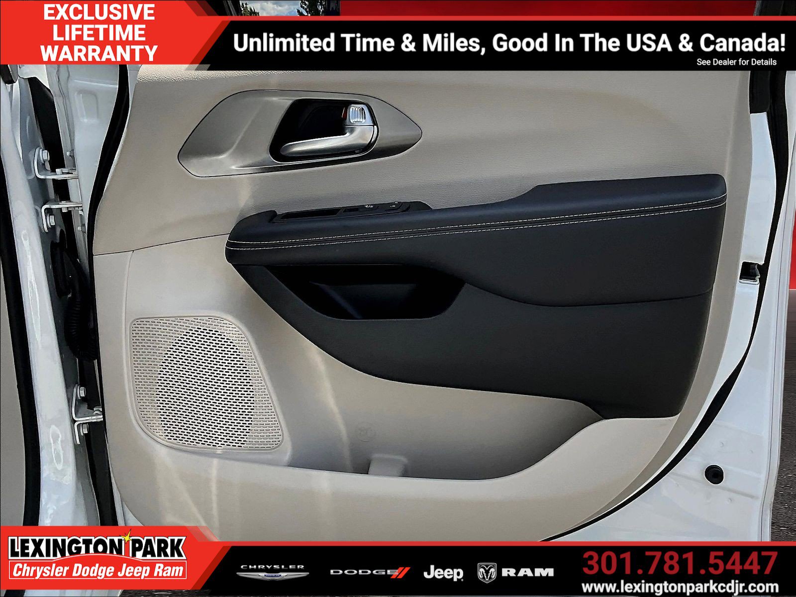 Used 2024 Chrysler Pacifica Touring-L FWD image 27