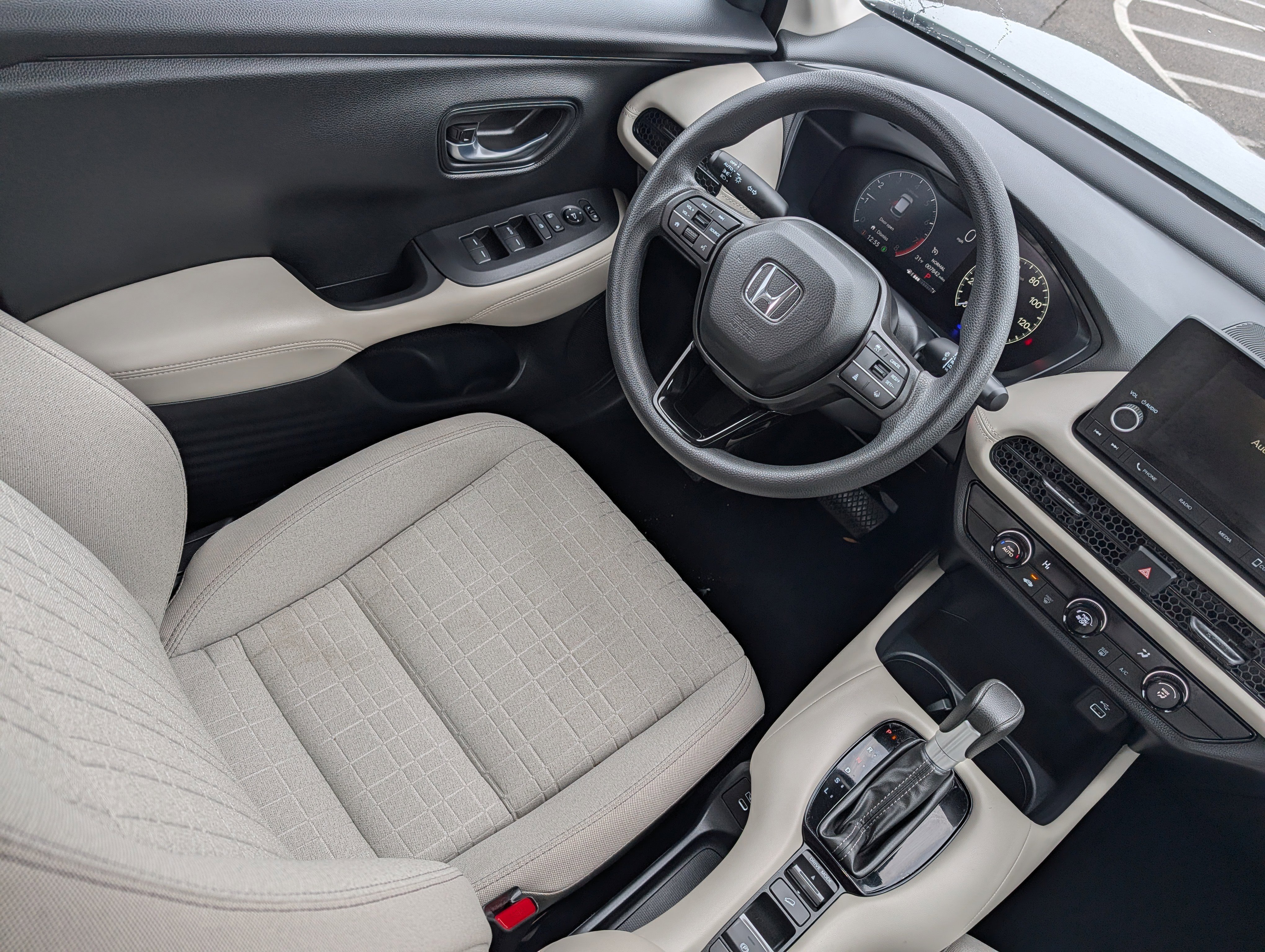 Used 2024 Honda HR-V LX image 9