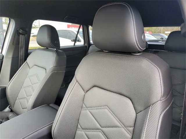 Used 2025 Volkswagen Atlas Cross Sport SE image 16