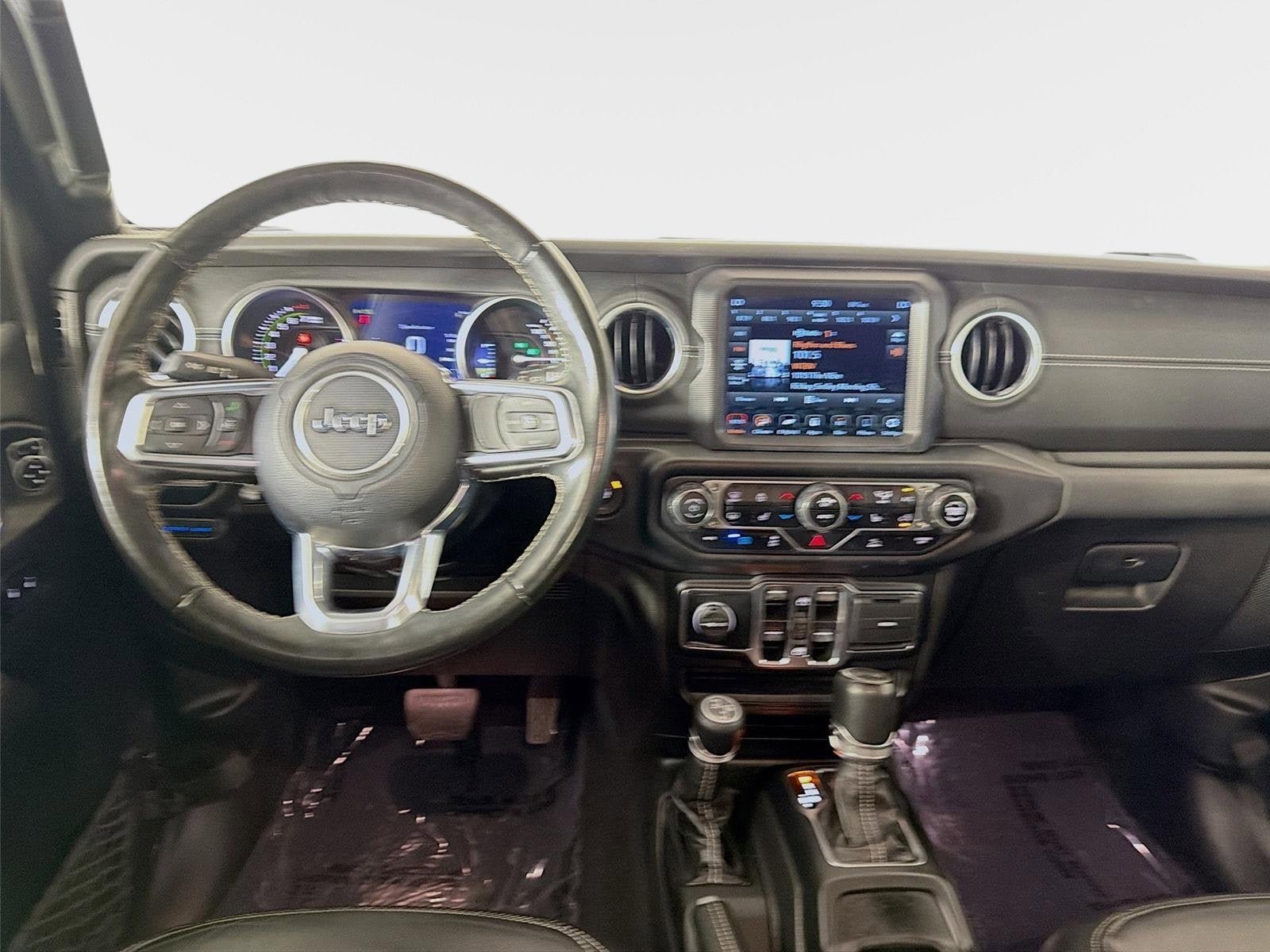Used 2022 Jeep Wrangler Unlimited Sahara w/ Cold Weather Group AWD/4WD image 24