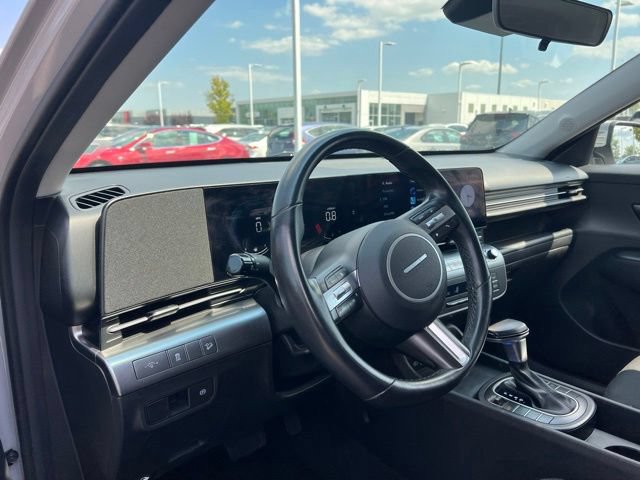 Used 2025 Hyundai Kona SEL FWD image 9
