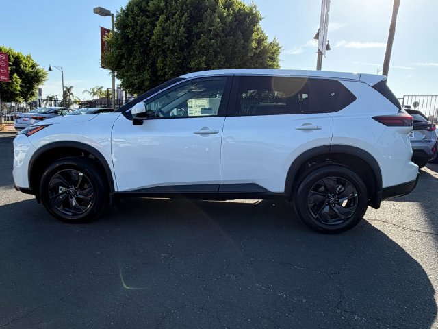 New 2026 Nissan Rogue SV FWD image 4