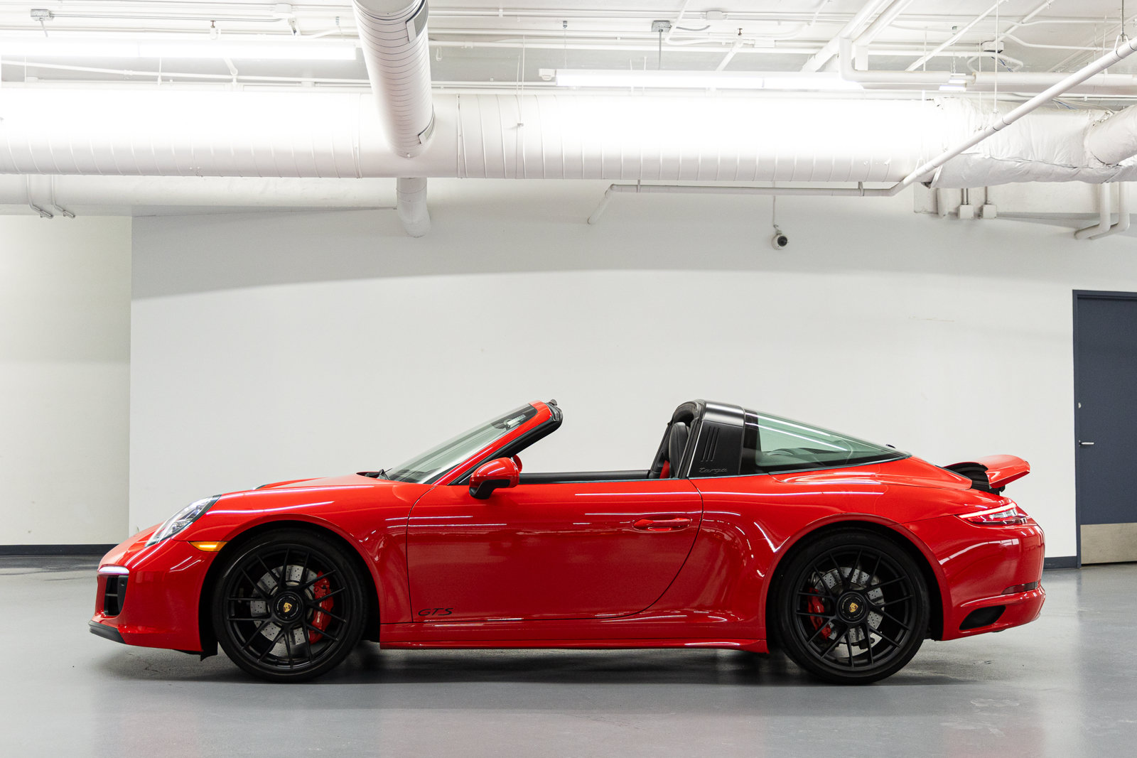 Used 2019 Porsche 911 Targa 4 GTS AWD/4WD image 3