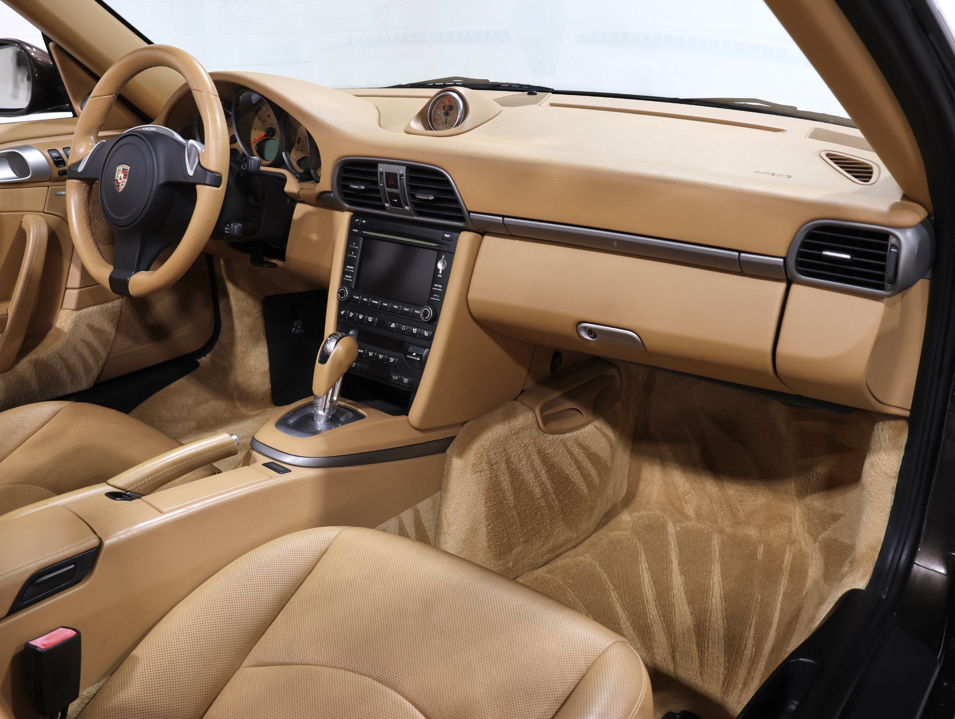 Used 2011 Porsche 911 Cabriolet image 28