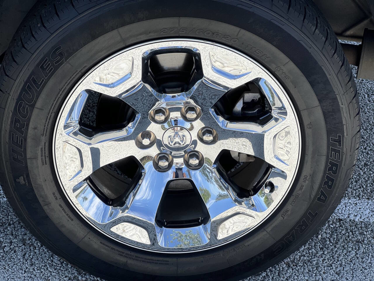 Used 2019 RAM 1500 Laramie image 7