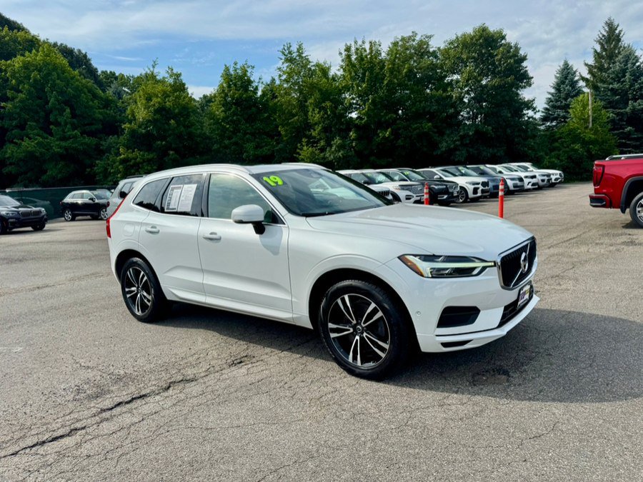 Used 2019 Volvo XC60 T6 Momentum w/ Multimedia Package AWD/4WD image 9