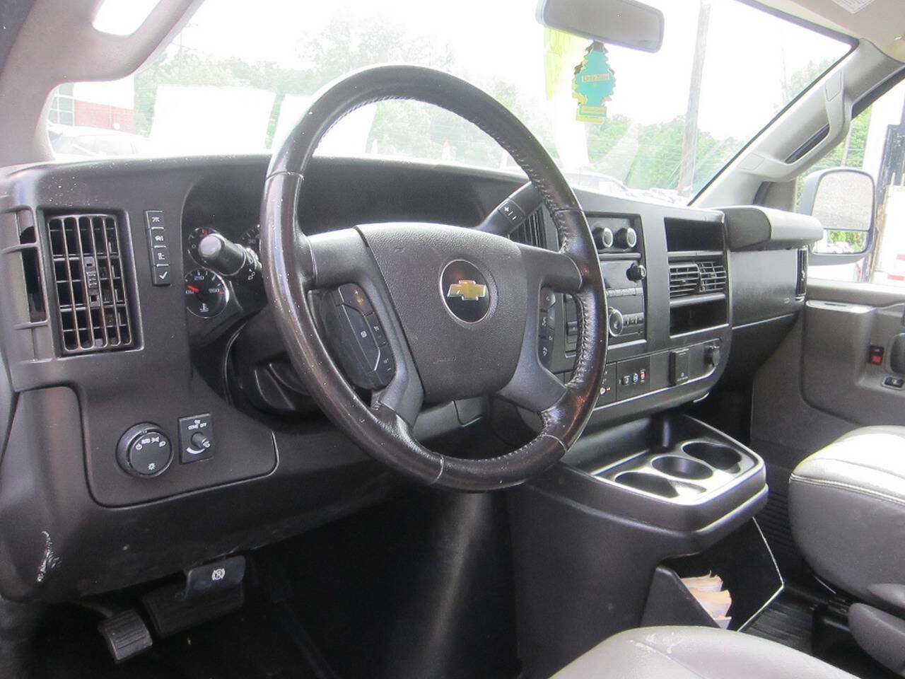 Used 2020 Chevrolet Express 2500 w/ Driver Convenience Package RWD image 7