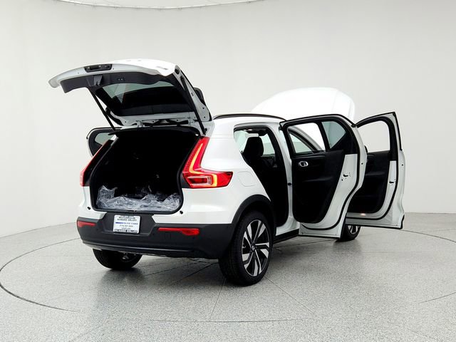 New 2026 Volvo XC40 B5 Ultra w/ Climate Package image 11