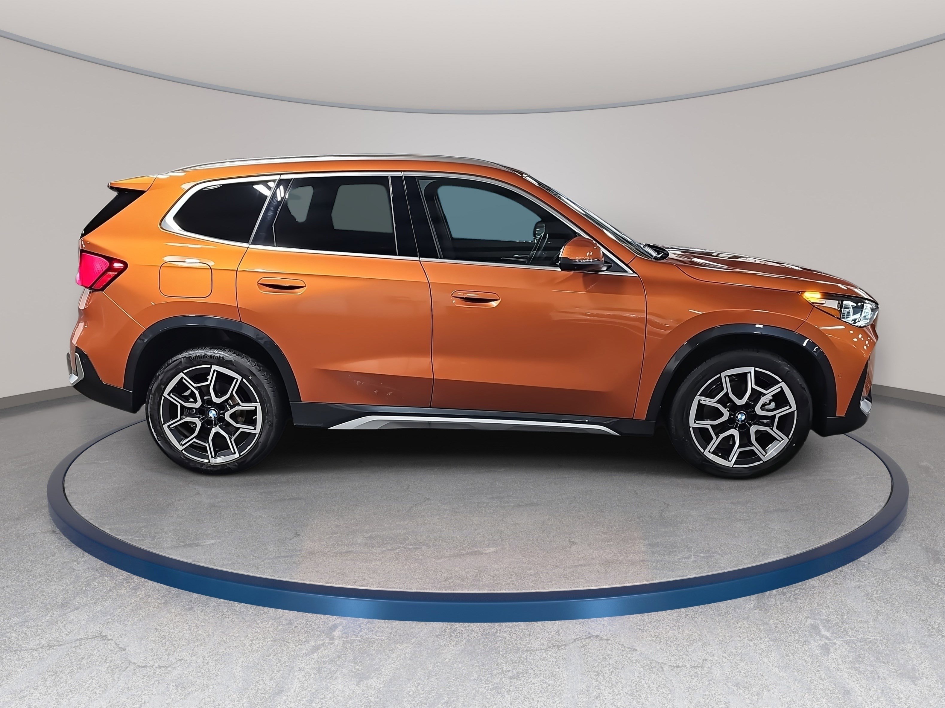 Certified 2025 BMW X1 xDrive28i image 5