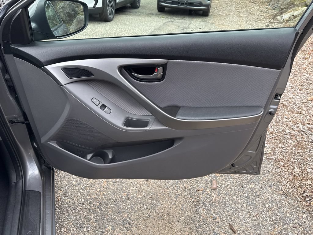 Used 2013 Hyundai Elantra GLS w/ Preferred Pkg FWD image 18